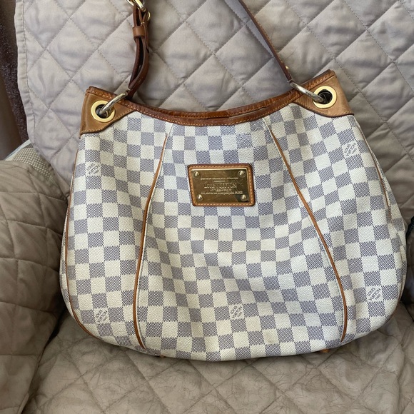 Louis Vuitton Handbags - Louis Vuitton Galleria GM